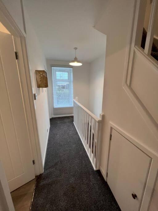 Bridge Place - Spacious Home With Plenty Of Beds! Мертир-Тидвилл Экстерьер фото